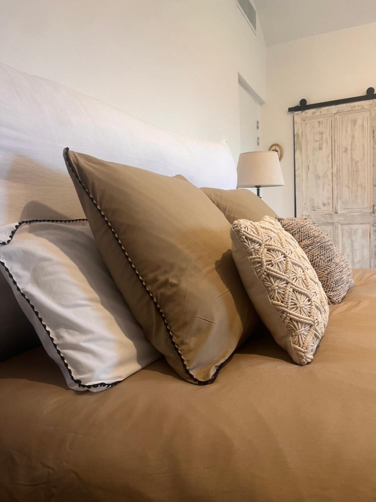 Au Pre De Karine Bed & Breakfast Cuneges Екстериор снимка